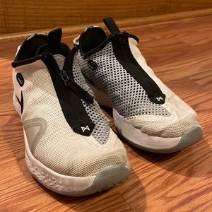 NIKE PG 4!!! In good condition!